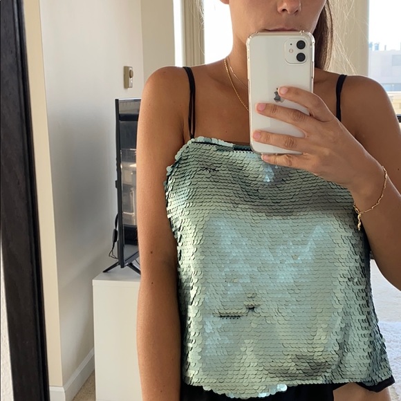 Top - Picture 3 of 4